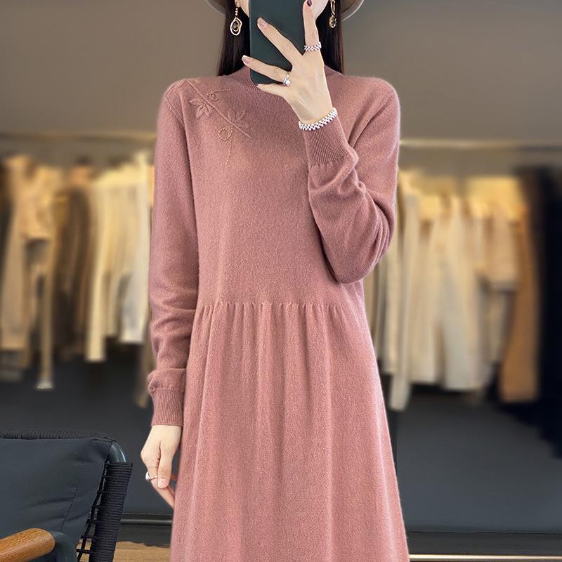 

100% чистая шерсть весна 2025 женское вышитое свободное платье-свитер выше колена с полувысоким воротником XXL