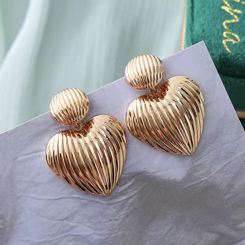 

Vintage Metal Chunky Heart Round Drop Earrings For Women Punk Gold Color Geometric Pendant Earrings Jewelry Party Gifts 1 золотой
