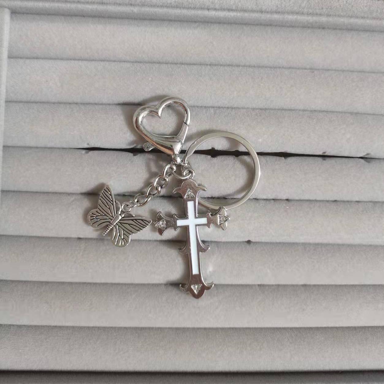 

2025 New Korean Cute Keychain Sweet Cool Bag Pants Pendant Keyring Y2k Fashion Pendant Keychain Vintage Aesthetic Accessory білий
