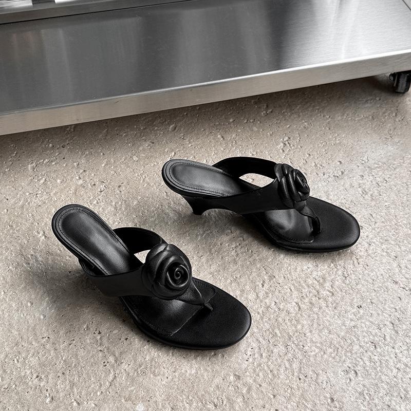 

French flower design temperament half slippers women s shoes wear 2025 new summer evening gentle toe drag 39 чёрный