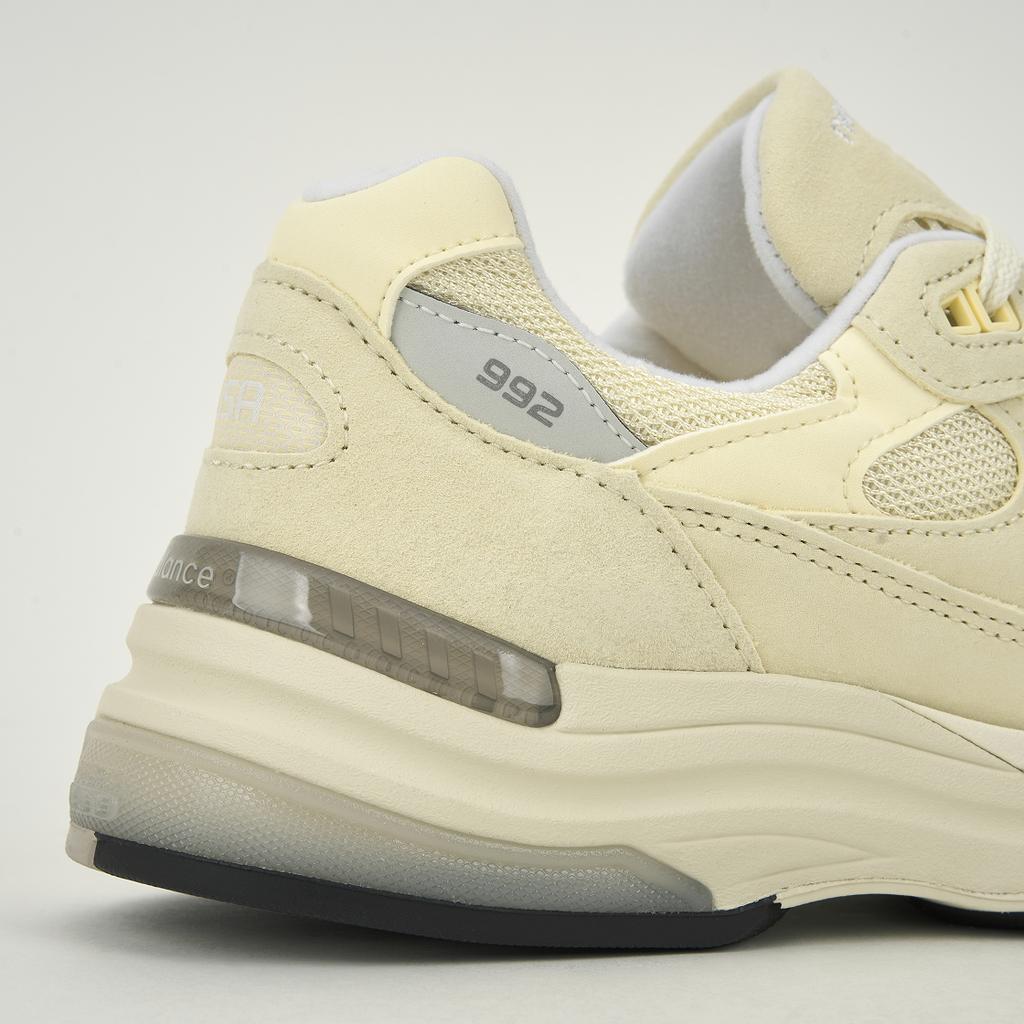 Teddy Santis x New Balance 992 Made in USA Calcium Unisex Sneaker Creme Raw-Cashew U992MC