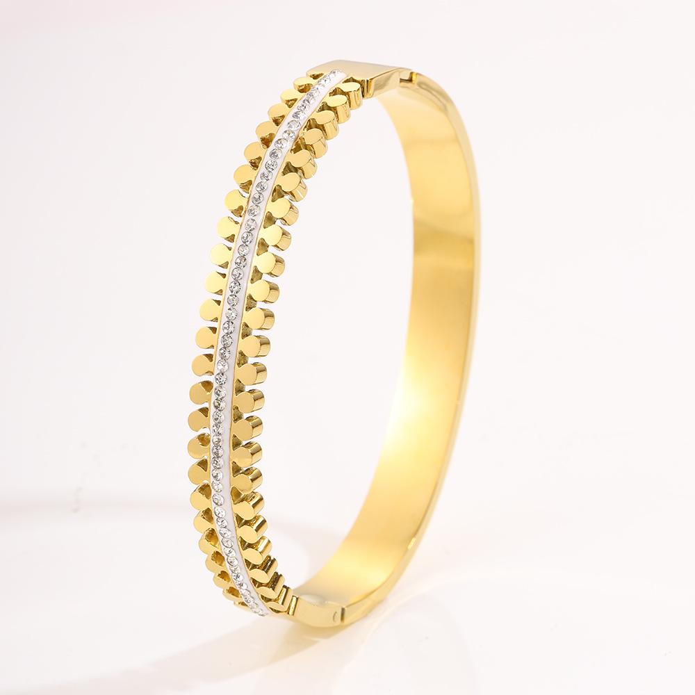 Titanium Steel Non-fading Women's Light Luxury Personalized Design Gold Fashion Trend Jingle