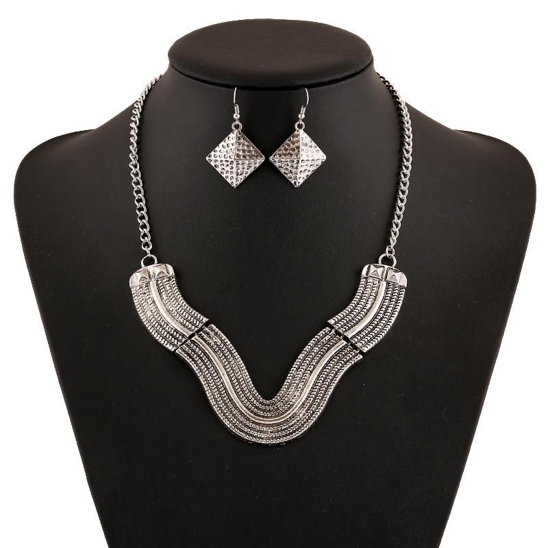 V Shaped Necklace Set With Alloy Electroplated Geometric Design For Men Women