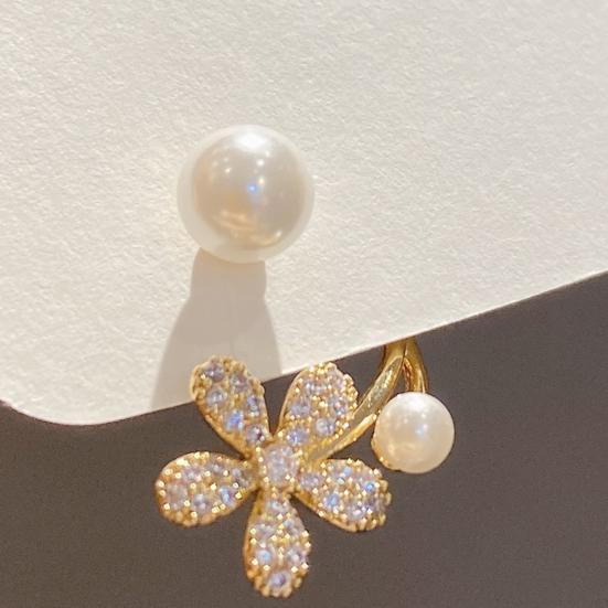 Stylish Women Stud Earrings Sparkling Accessory Delicate