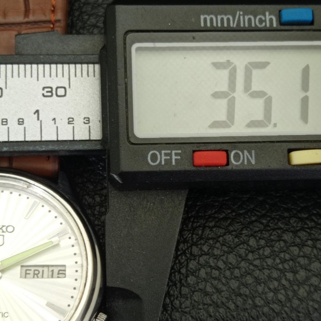 SEIKO 5 AUTOMATIC 7009A VINTAGE JAPAN MENS SILVER COLOR DIAL WATCH a701626-5 R206c-a701626