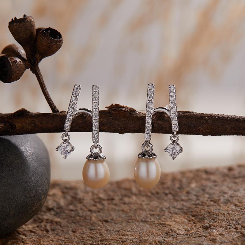 Natural Freshwater Pearl Earrings Stud Earrings S925 Sterling Silver Earrings Temperament Simple Light Luxury High Sense