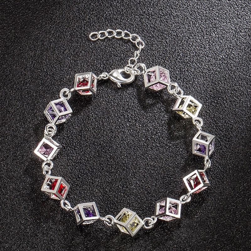 

Браслет из 12-ти частей Magic Cube с посеребренным квадратным белым бриллиантом null