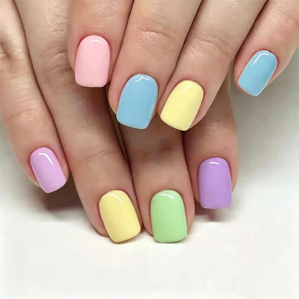 24 SZT. Francuskie Nude Krótkie Paznokcie na Klej Narzędzie do Manicure Noszone Pełne Pokrycie Końcówki Paznokci Akrylowe Końcówki Paznokci Noszone Sztuczne Paznokcie