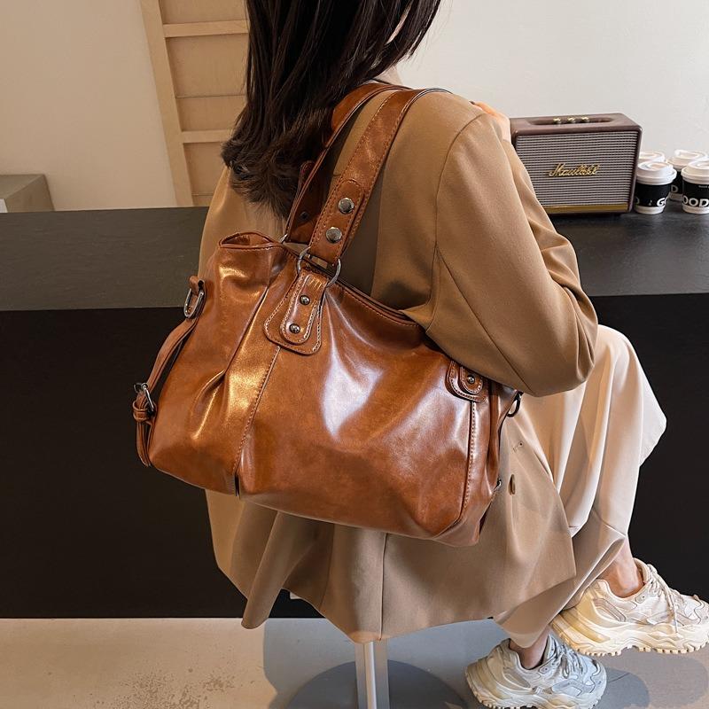 Premium retro large-capacity commuter tote bag women's autumn and winter new versatile shoulder messenger bag