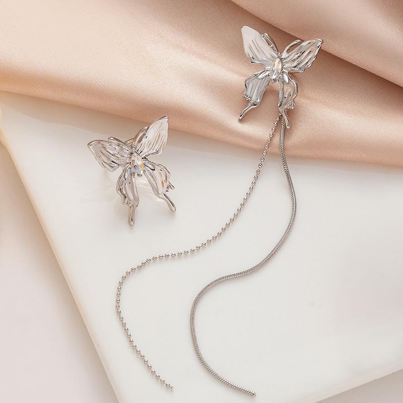 Light Luxury Asymmetrical Butterfly Tassel Ear Cuff with Niche Design