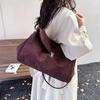 This Crossbody Bag Is A Fashionable and Retro Single-shoulder Bag for Women, Exuding A Sense of Sophistication and Simplicity