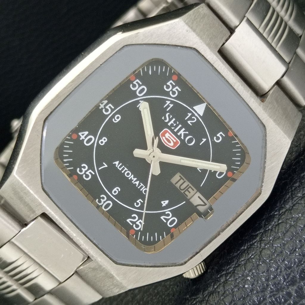 

ПОДЛИННЫЕ ВИНТАЖНЫЕ МУЖСКИЕ АВТОМАТИЧЕСКИЕ ЧАСЫ SEIKO 5 JAPAN 7009A С ЧЕРНЫМ ЦИФЕРБЛАТОМ a702468-5 R124-a702468