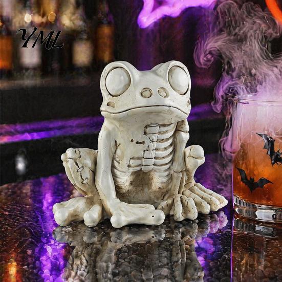 Distressed Retro Style Statues Halloween Skeleton Frog Figurine, Resin Animal Bone Statue for Bar Haunted Realistic Decor House, Spooky Gothic