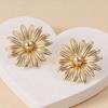 Retro Style Daisy Earrings, Luxury Design, Three-dimensional Petal Earrings