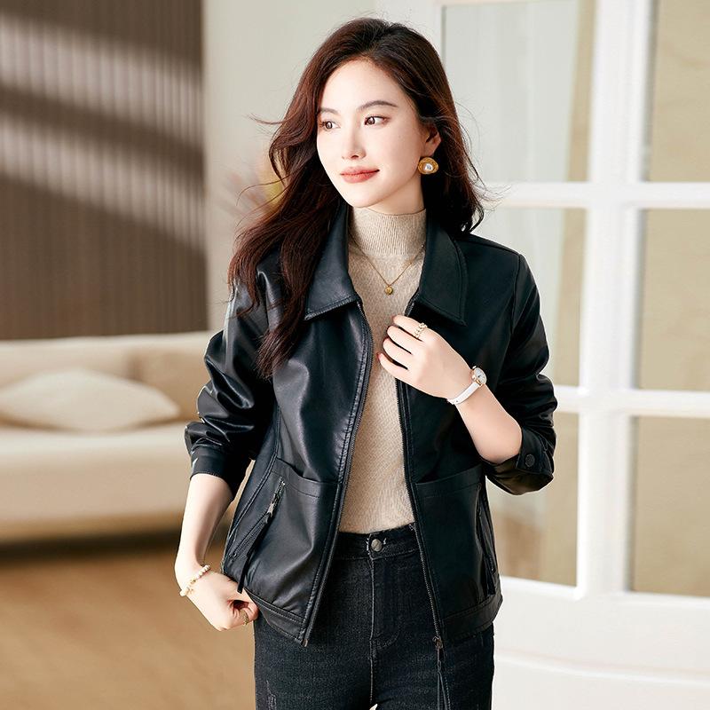 Nová stylová bunda z pravé kůže pro ženy s módním temperamentem, úzký střih, krátká bunda z ovčí kůže s klopou
