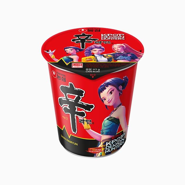 Nongshim Shin Ramyun Cup 65г × 5 + Соус ShinTumba 285г × 1 – Коллаборация с K-Pop Demon Hunters (Случайный дизайн)