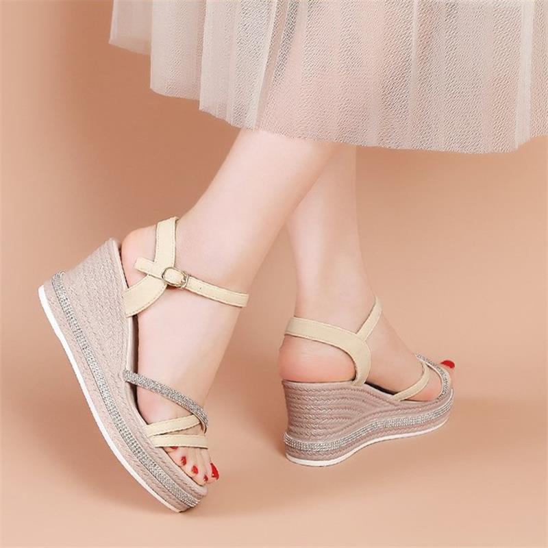 

Beautiful slope heel sandals women s summer 2025 fashion casual versatile outer wear thick-soled non-slip high-heeled Roman sandals 40