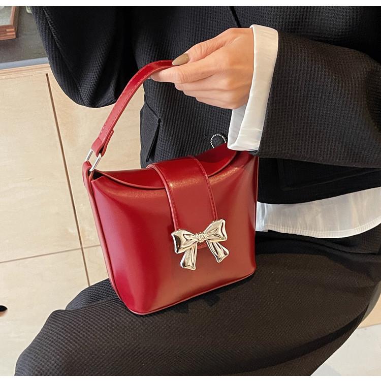 IELGY Женская модная и простая нишевая повседневная универсальная сумка-ведро на плечо — фото 10