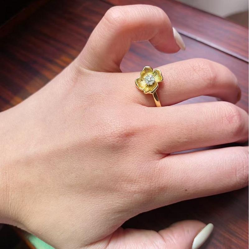 Classic Charms Chinese Style Inlaid Diamond Brushed Small Flowers Ring Retro Light Luxury Rings for Women Wedding Jewelry