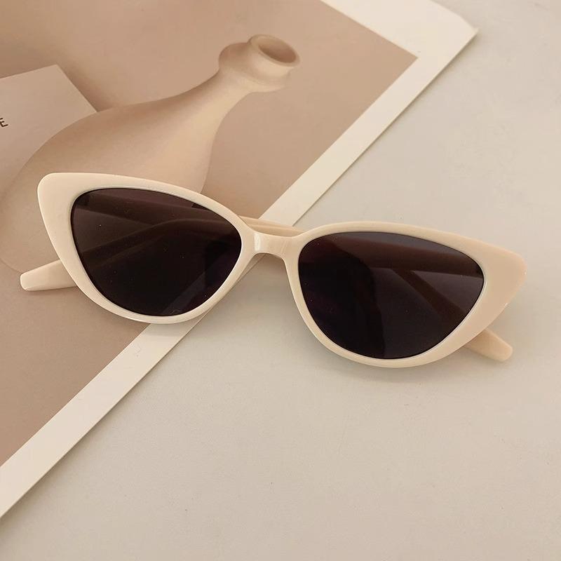 

Retro Cat-Eye Sunglasses Women UV Protection High-End Jennie Narrow Frame - 2025 Trendy Style, Free Shipping