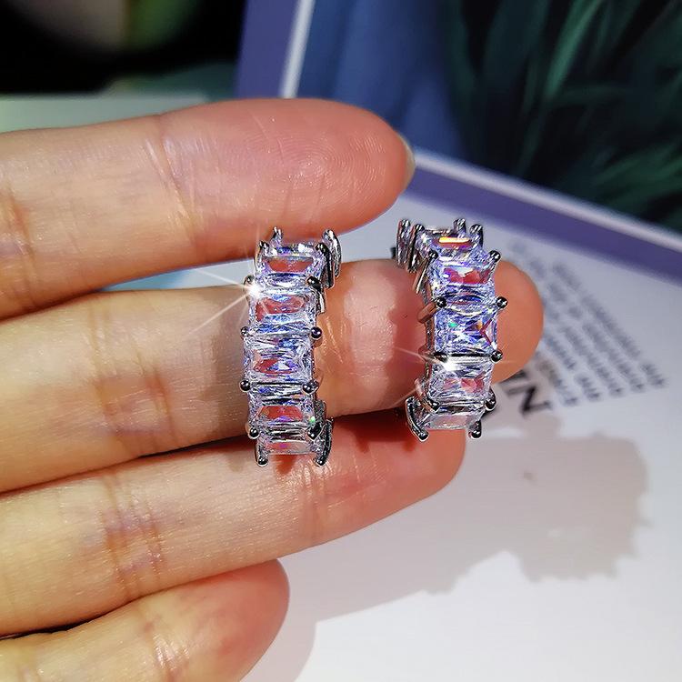 Bague en zircon super flash européenne et américaine pour femmes, bague à paillettes exagérées en diamant de haute qualité