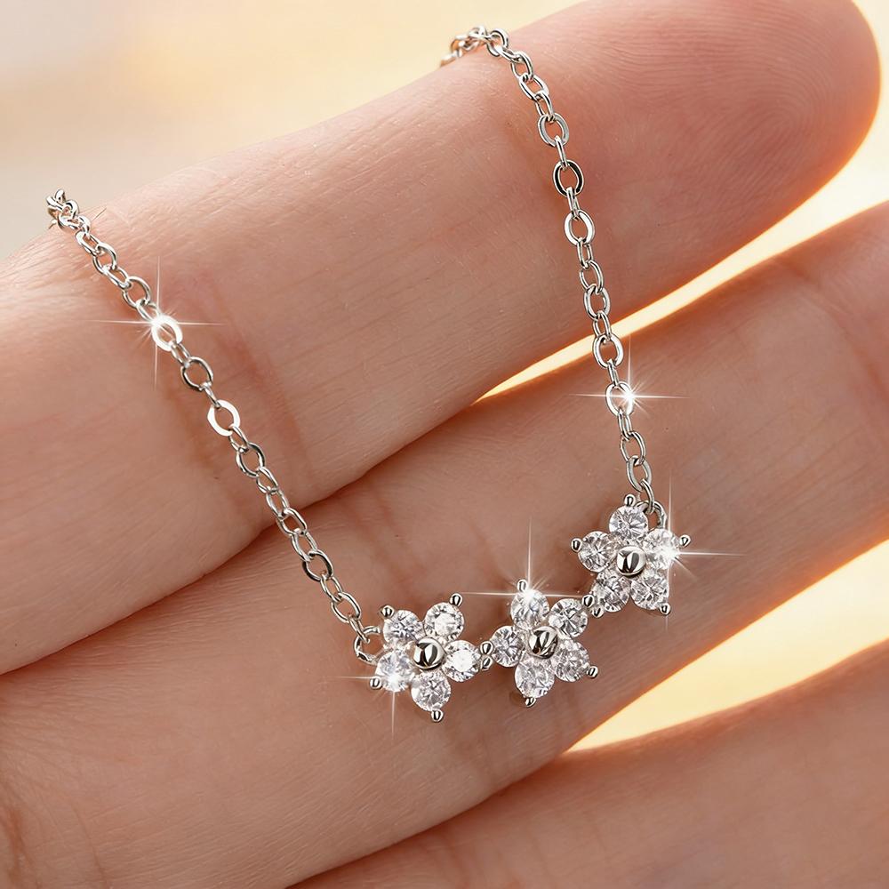 Anziw Exquisite 2MM D Color Moissanite Clover Flower Pendant Necklace for Women Lucky Charm Gold Bonded Jewelry Valentine's Gift