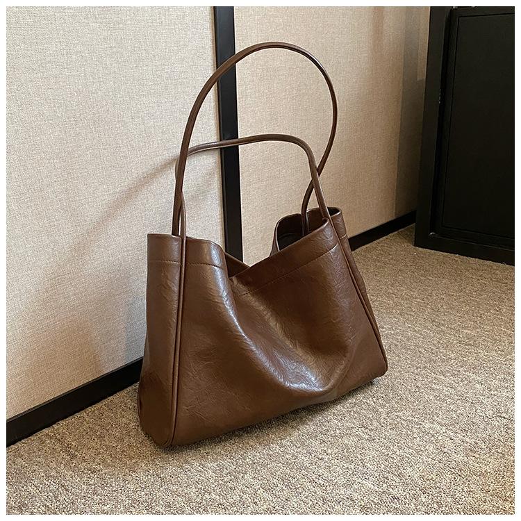 

Сумка Женская 2025 Осень и Зима Новая Премиальная Текстурированная Нишевая Сумка Через Плечо Большой Вместимости Повседневная Подмышечная Сумка-Тоут Большая Сумка Женская