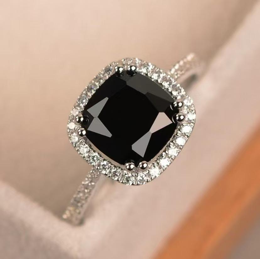 Sanjie European-American Classic Women's Ring with Black Square Diamond