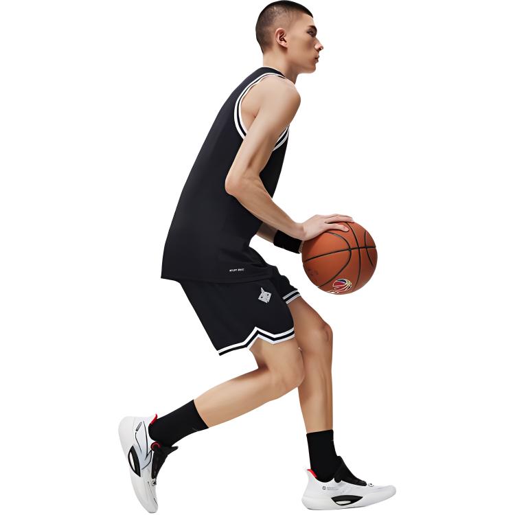 Li Ning Professionelle Basketballkollektion Basketballshorts Herren Schwarz AAPT005-4