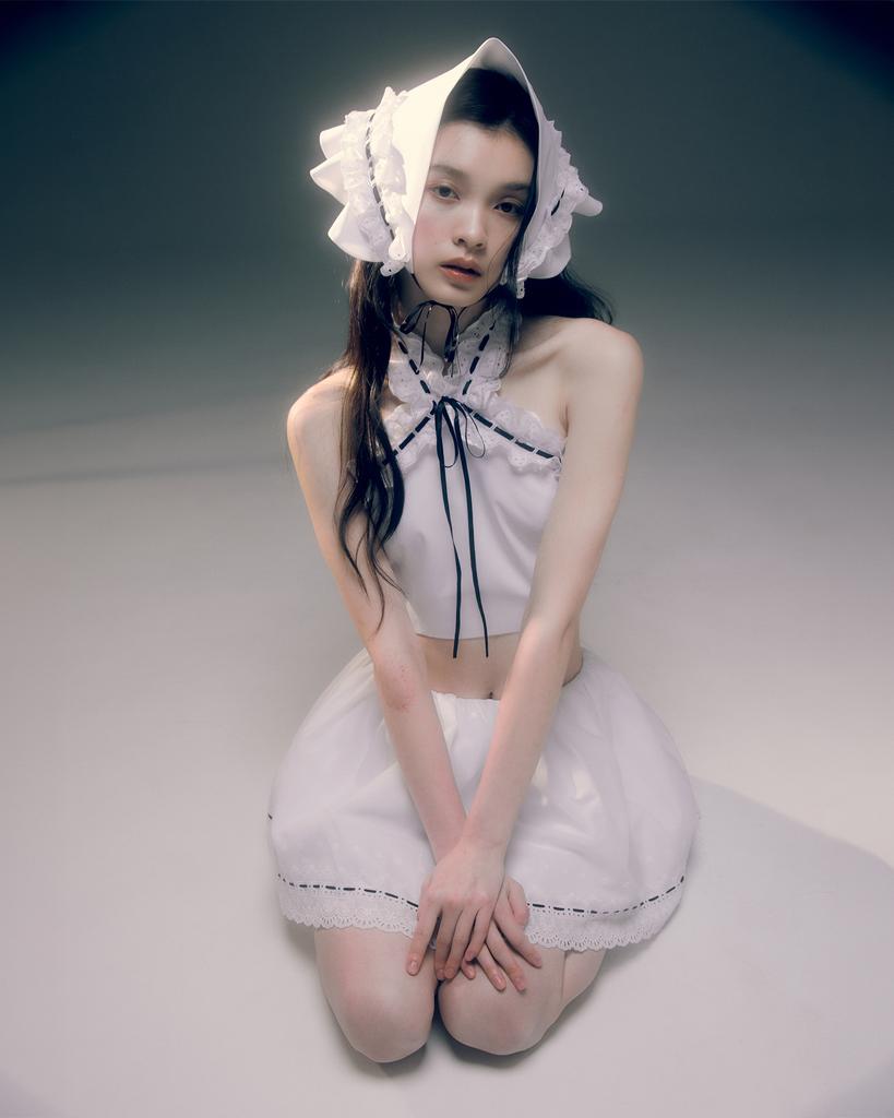 Leobyui Anglaise Bandana White