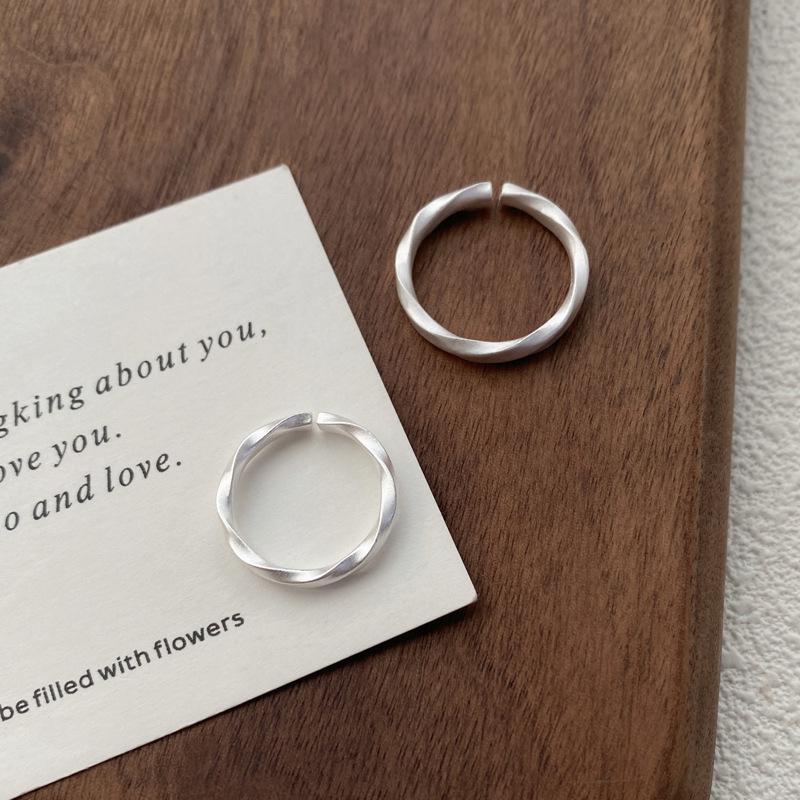Sterling Silver Mobius Strip Adjustable Couple Rings – Frosted High-End Design Adjustable Open