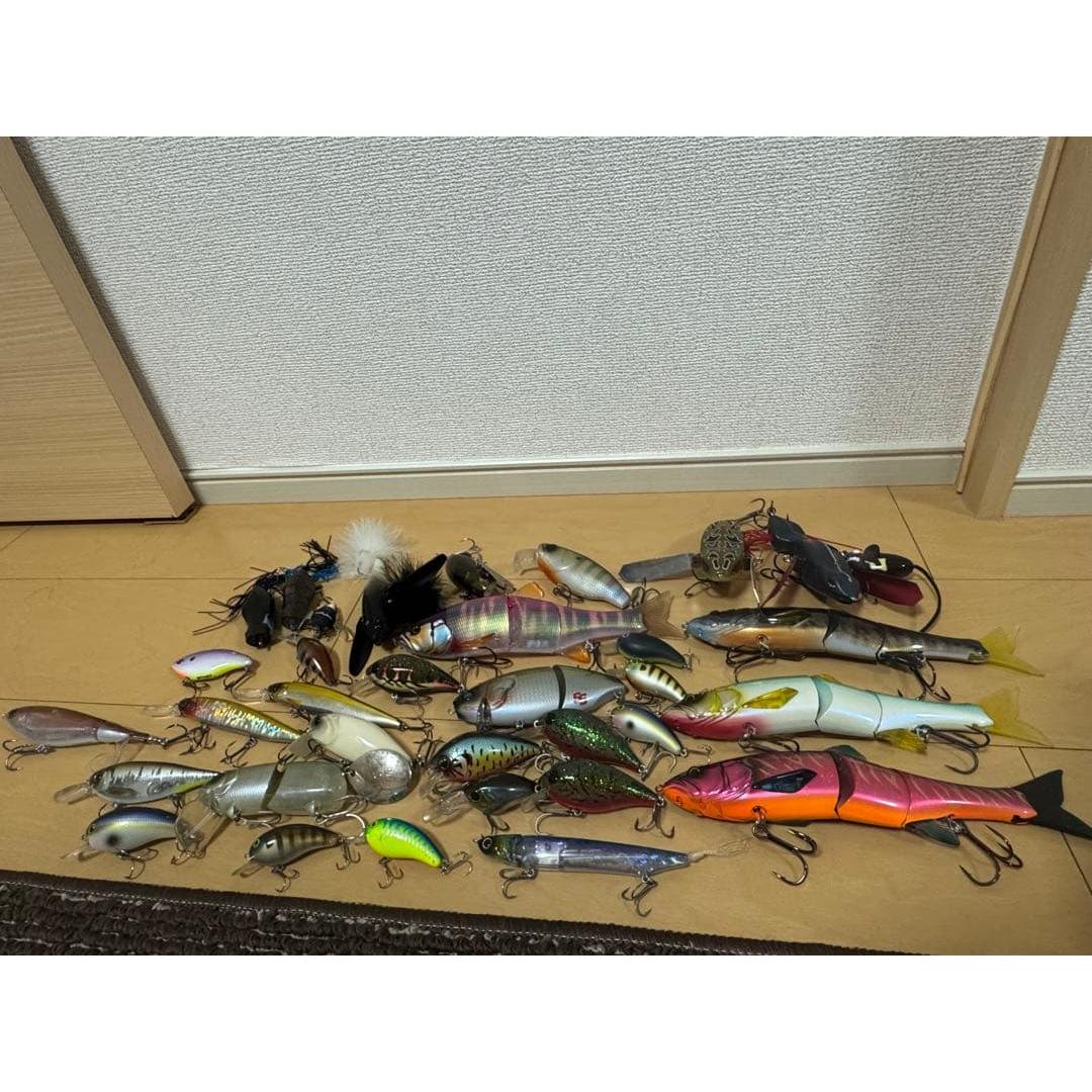 Used Bass fishing lure set bulk sale