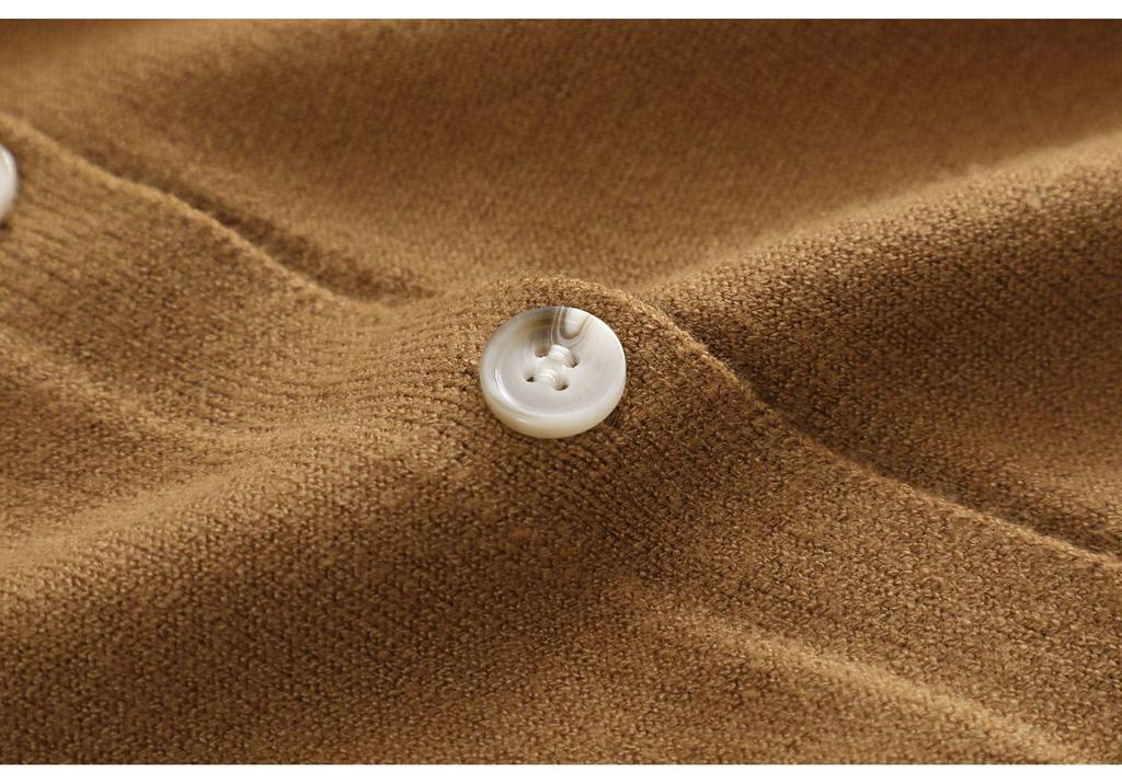 2024 Plus Size Women's Embroidered Bear Knit Cardigan, Round Neck & Long Sleeve for Early Spring.