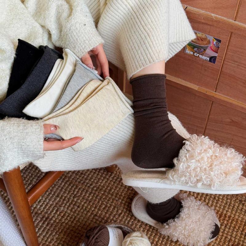 Women's Autumn Warm Simple Solid Color Curled Wool Pile Cotton Socks