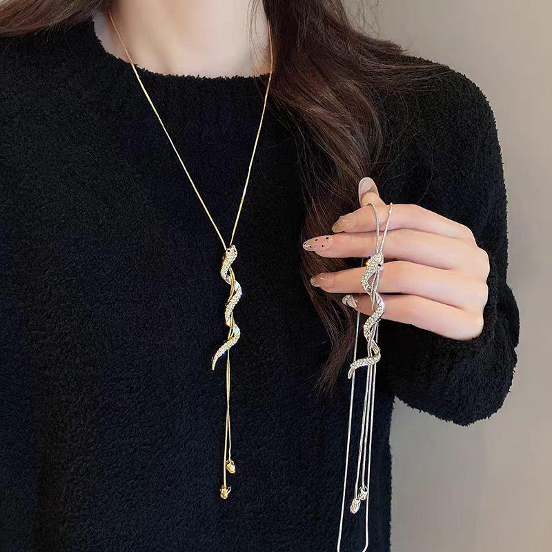 Elegante Quasten-Pulloverkette für Damen - Vielseitiges, hochwertiges europäisches und amerikanisches Design für Herbst/Winter-Mode