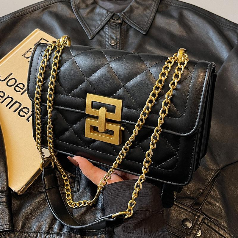 Crossbody Bag Women 2025 New Bag Fashionable Versatile Niche Design Diamond Chain Bag Popular Small Square Bag