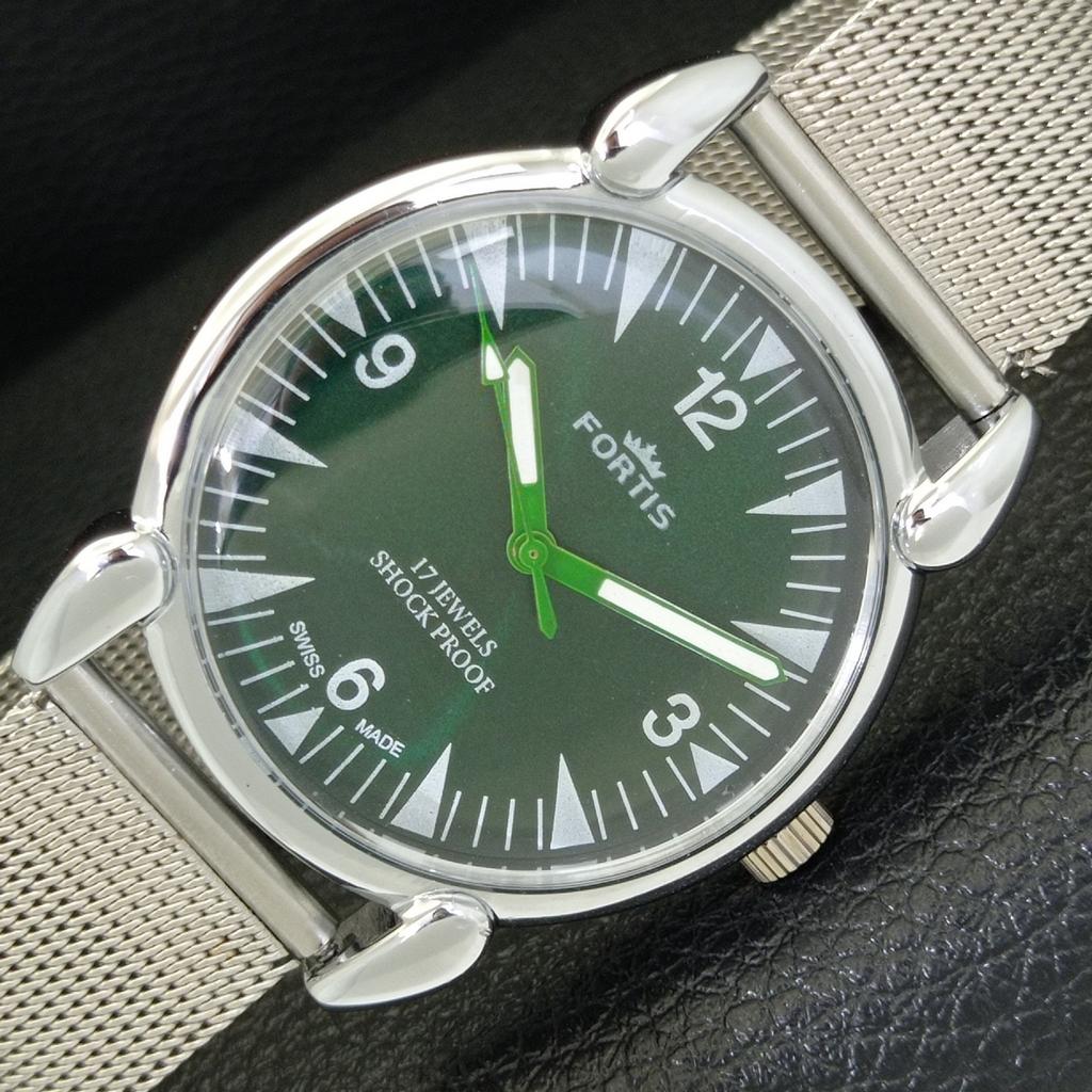 

SWISS VINTAGE HAND-WINDING MENS REFURBISHED GREEN COLOR DIAL WATCH a700893-5 R205a-a700893