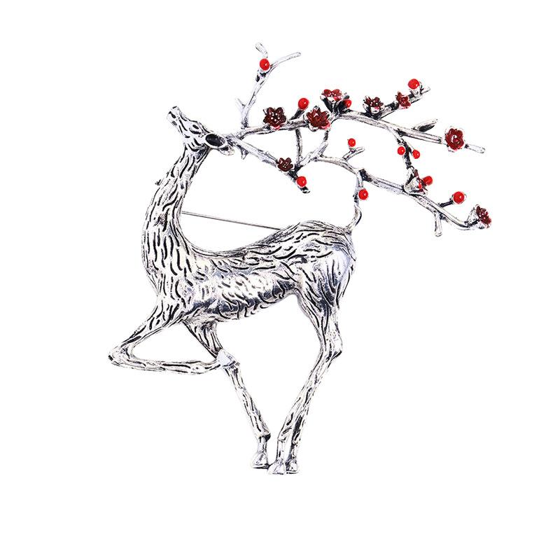 

Oil Dripping Elk Animal High-end Christmas Brooch 6*7CM