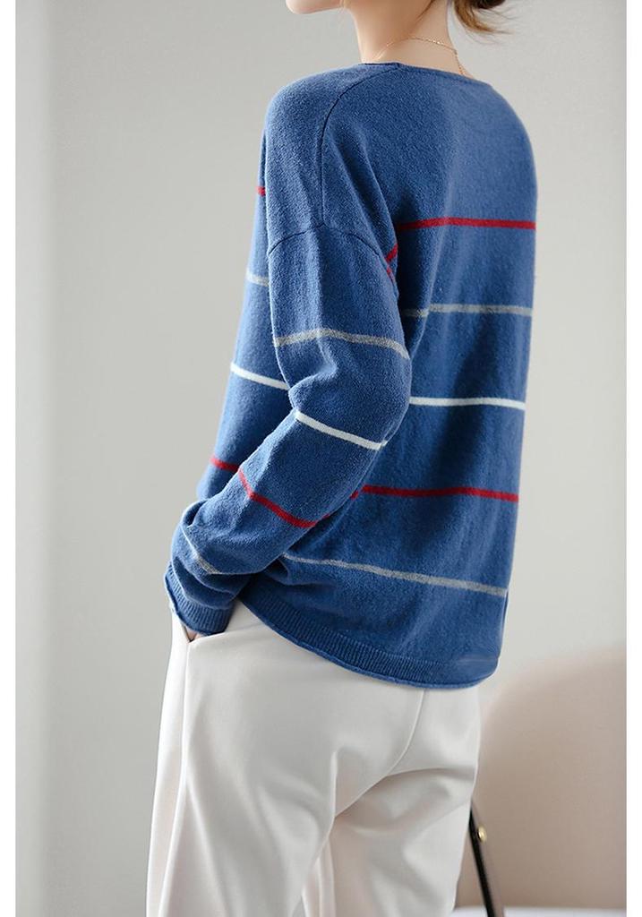 Women's Pure Wool Striped Round Neck Sweater - Slimming Loose Knitwear for Autumn and Winter.
