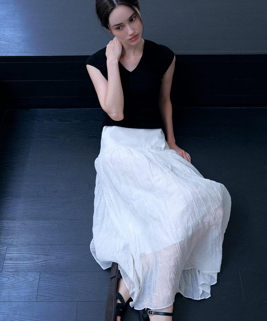Meojiaenminggeul Ete Contour Wrinkle Midi Skirt (White)