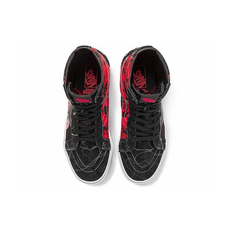 Stranger Things x Vans Sk8-Hi Reissue Upside Down Unisex Sneaker Schwarz Rot VN0A2XSBY09