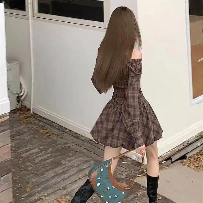 Fashion Square Neck Frauen Plaid Mini Kleid Elegante Lange Hülse A-linie Kleider Neue Frühling Slash Neck Kurzes Kleid