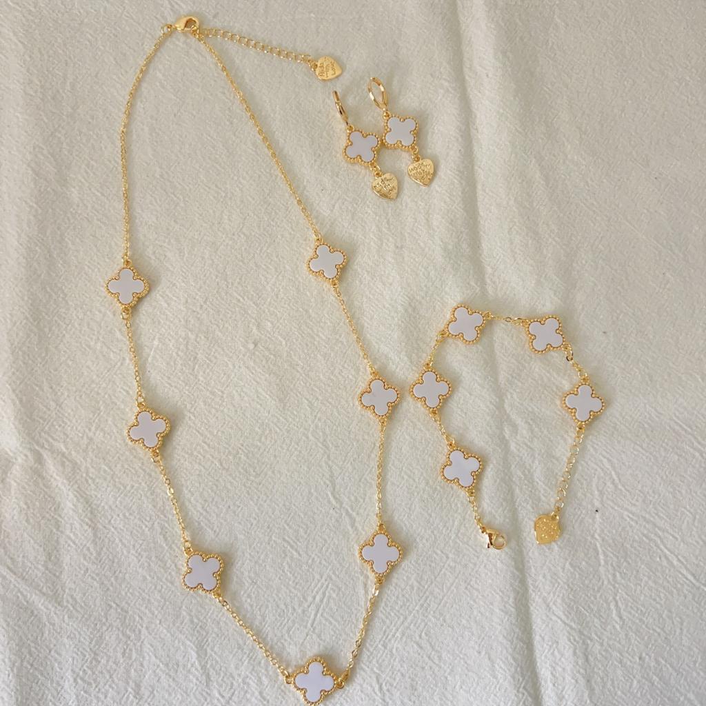 3PCS Four Leaf Clover Necklace Bracelet Earrings Three Piece Set Versatile Lucky Four Leaf Clover Five Flower Bracelet Clavicle Chain Earrings