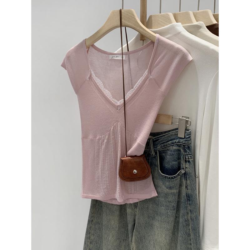 Korean Style Lace Trim V-Neck Sleeveless Slim-Fit Tank Top 2026
