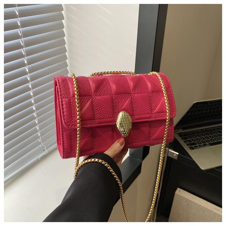 

Xiaoxiangfeng chain bag female 2024 new foreign style rhombus embroidery thread small square bag trendy fashion texture single shoulder crossbody рожевий червоний колір