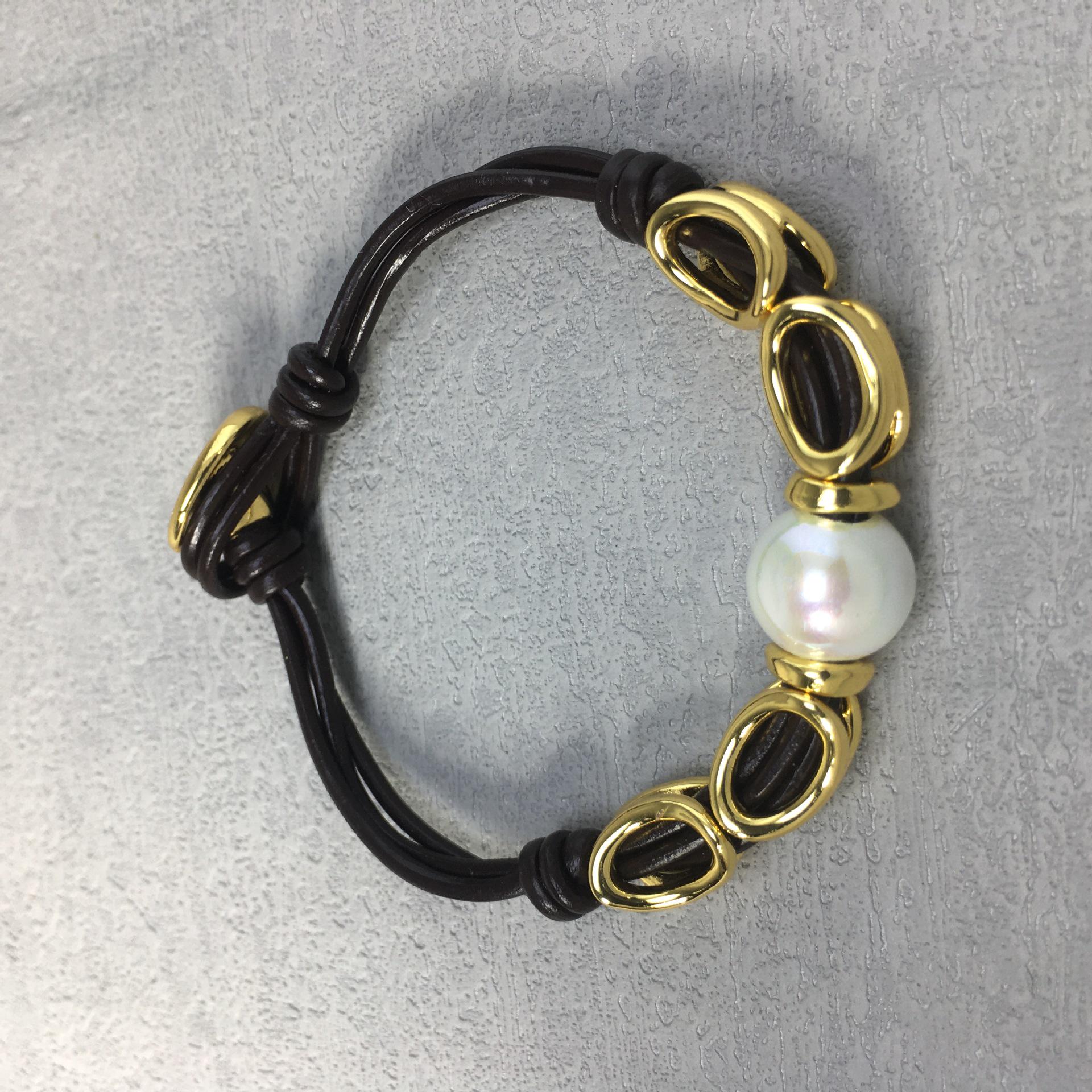 2024 UNOde50 Women s Stylish Pearl Bracelet - Fashionable & Romantic, Spain