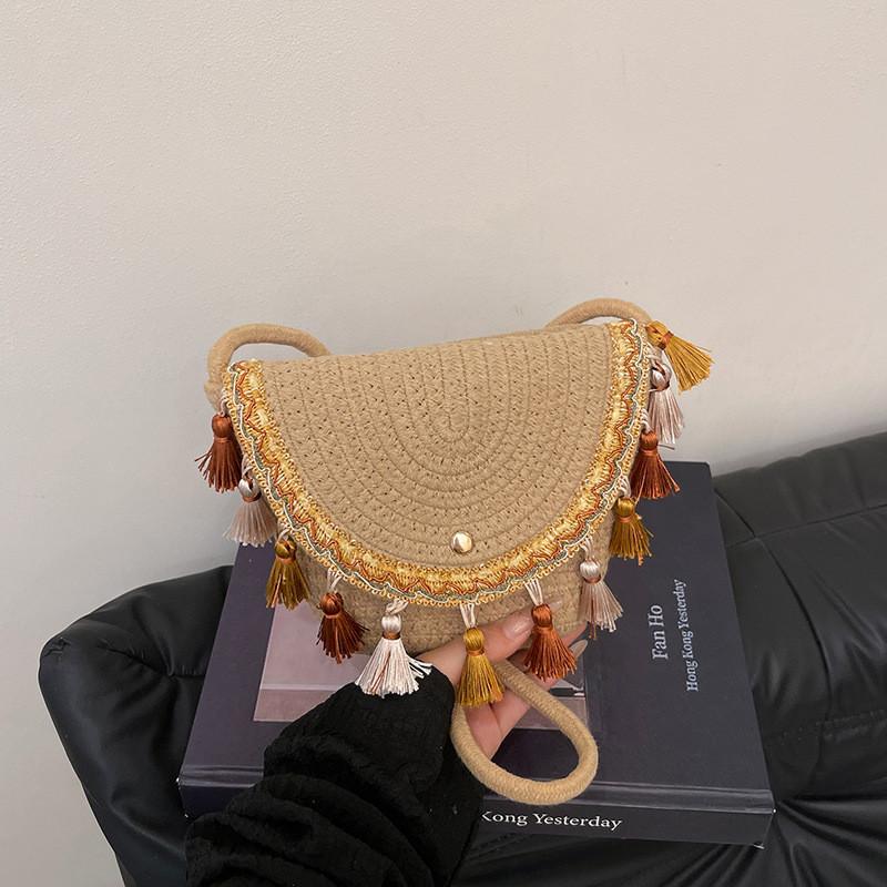 Boho Chic Woven Tassel Mini Shoulder Bag For Urban Fashion