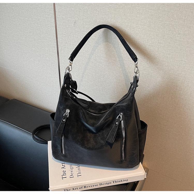 Retro Casual Women's Crossbody Bag: European & American Style, Large Capacity, High-End Tote for a Trendy Look