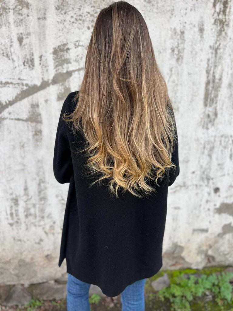 2025 European & American Women's Woolen Lapel Coat: Casual Loose Fit with Faux Pockets for Autumn and Winter.