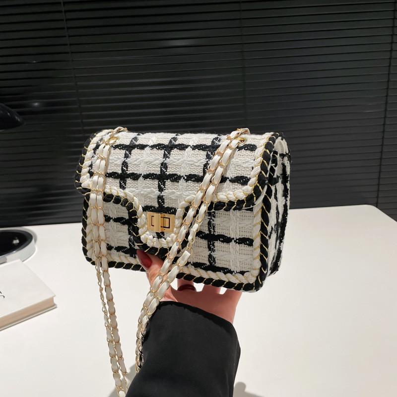 Chic Small Square Bag Stylish Shoulder Bag Trendy Minimalist Korean Womens Handbag